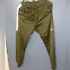 Men’s size small Nike army green Joggers.